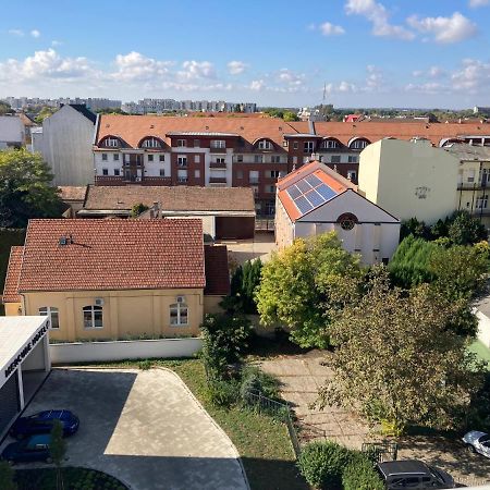Ferienwohnung Center Piac Aparman Debrecen Exterior foto